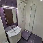 Deosebit דירה *